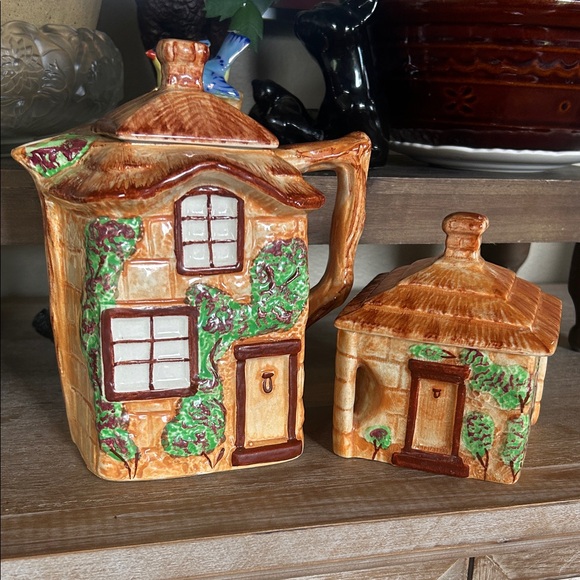 Westminster Other - Cottage Shaped Cottage Ware Teapot Sugar Bowl or Jam Pot Westminster Vintage.